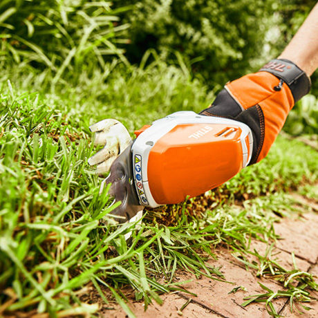 Аккум. ножницы STIHL НSA 26, аккум. Li-Ion 10,8В, рез 20 см, время раб. до 120мин.